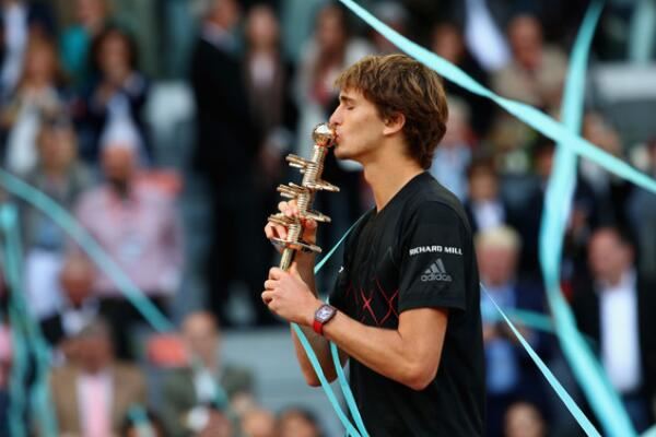 德甲始终坚 德甲始终坚