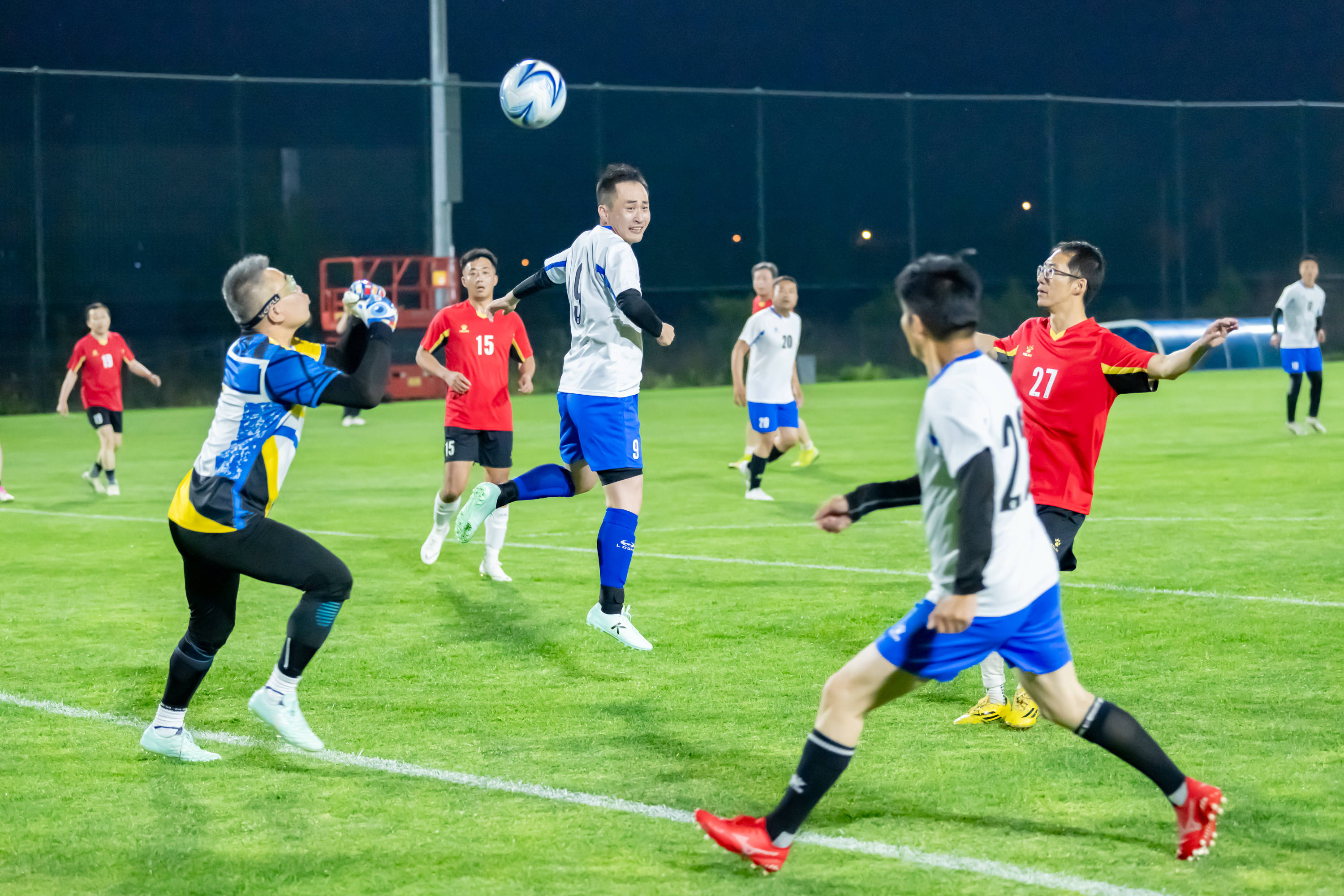 甚至在她面 甚至在她面